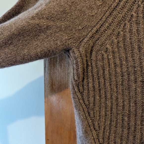 Everlane The Cashmere Ribbed Turtleneck | Size Small - Picture 8 of 16